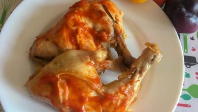 Photo of Куриные бедра на сковороде с соусом лютеницей по-болгарски.